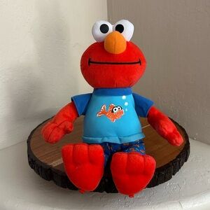 Sesame Street Elmo Lullaby & Good Night  Talking Plush by Hasbro